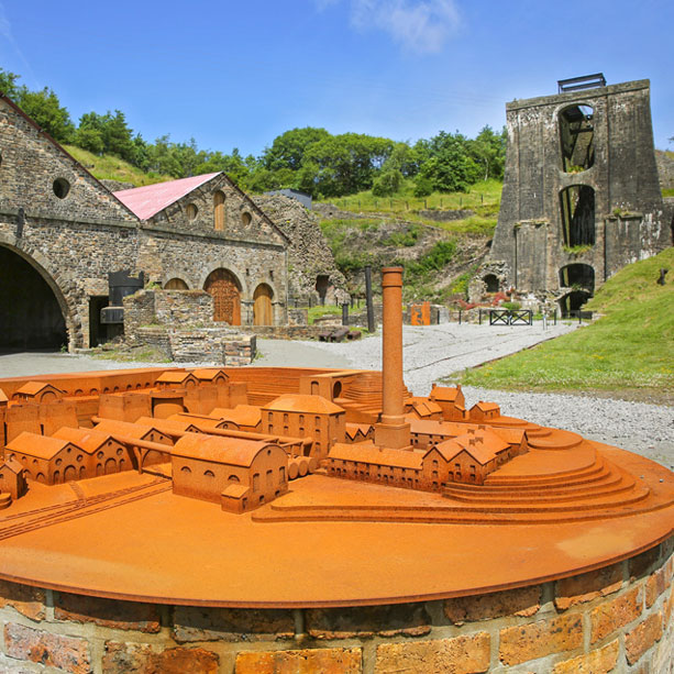Llawlyfr Gwaith Haearn Blaenafon  Heneb Treftadaeth y Byd (Saesneg)