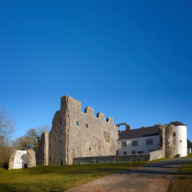 Castell Oxwich Pamffledyn Canllaw